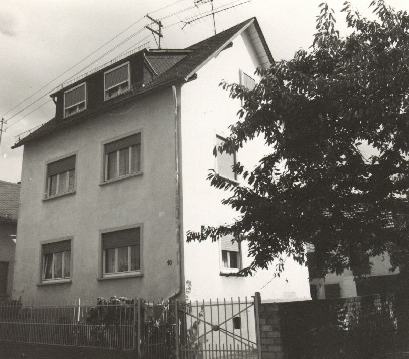 Burgsolms, Kegelbahnstraße 10