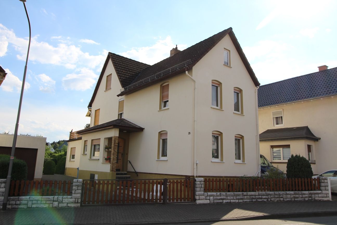 Burgsolms, Kegelbahnstraße 25