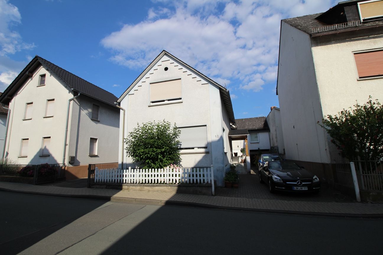 Burgsolms, Kegelbahnstraße 12