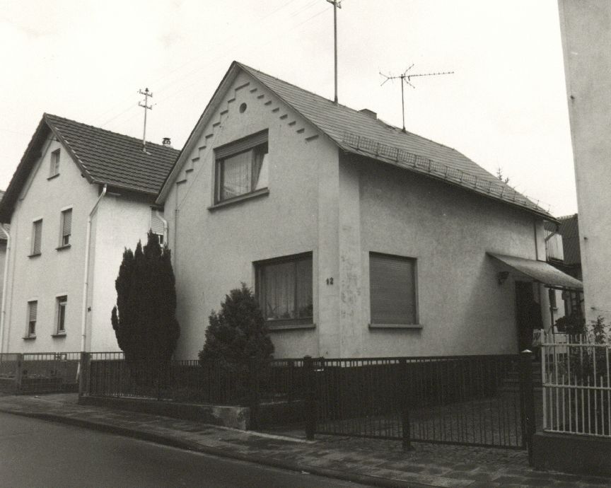 Burgsolms, Kegelbahnstraße 12