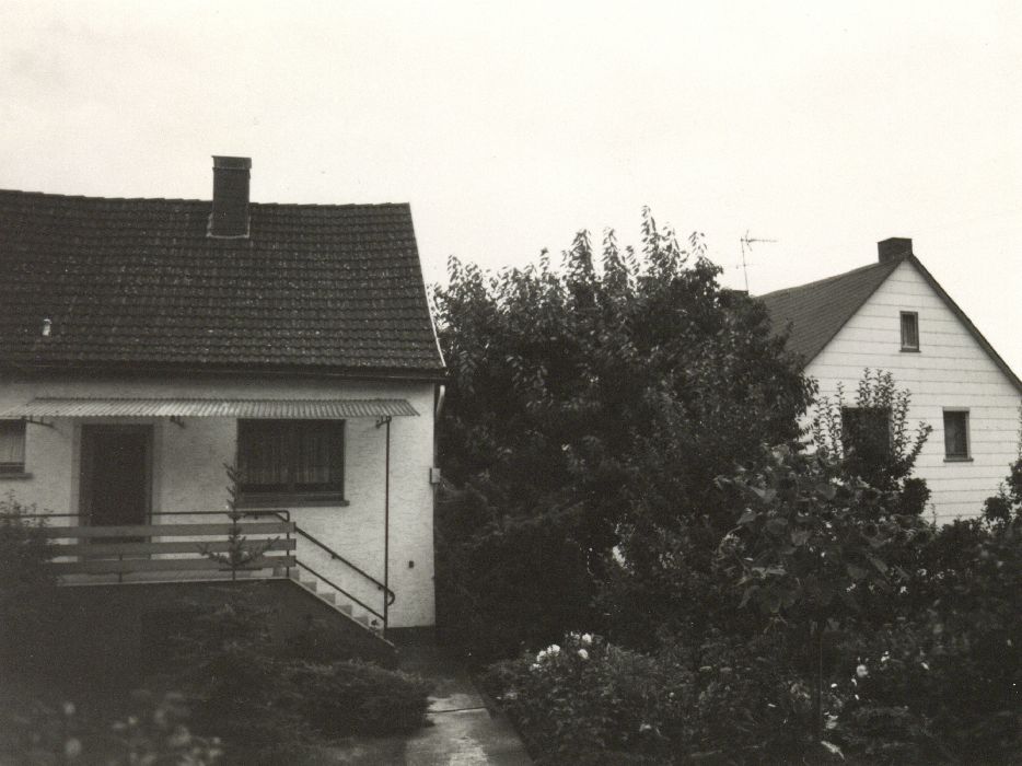 Burgsolms, Asternweg 05 und Oberhof 05
