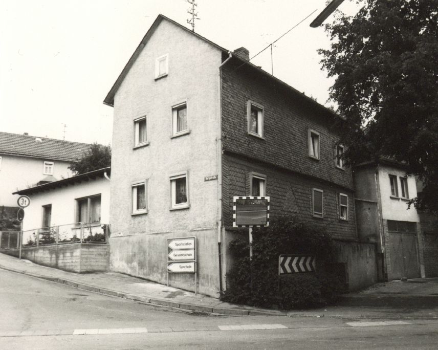 Burgsolms, Bergstraße 02
