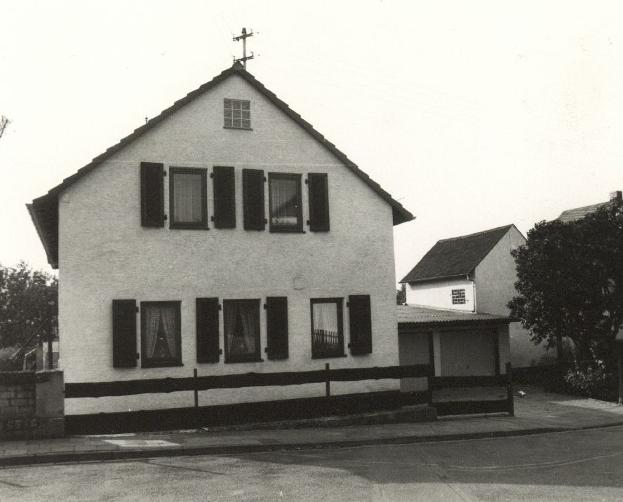 Burgsolms, Bergstraße 12