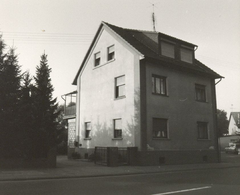 Burgsolms, Georgshüttenstraße 13