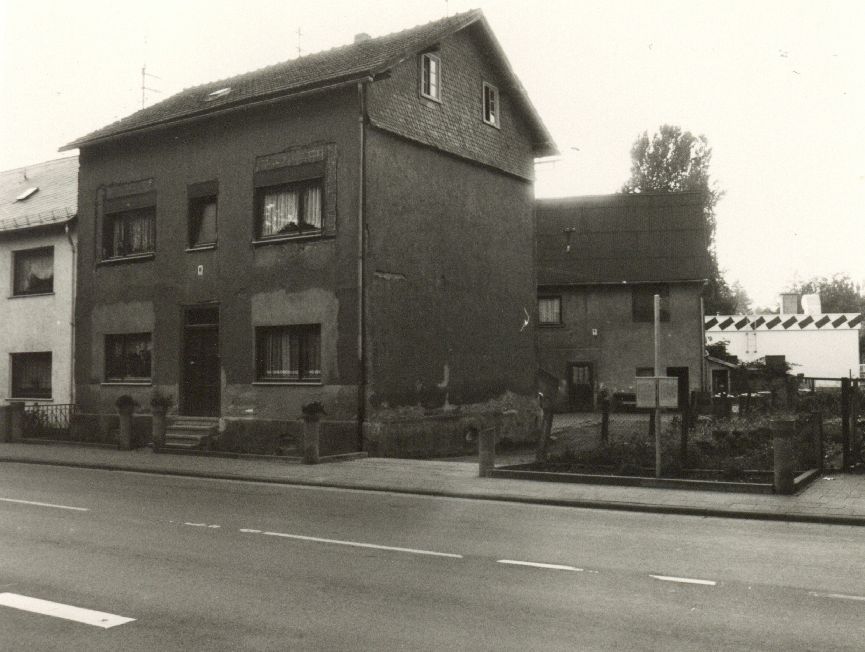 Burgsolms, Georgshüttenstraße 25 und 27