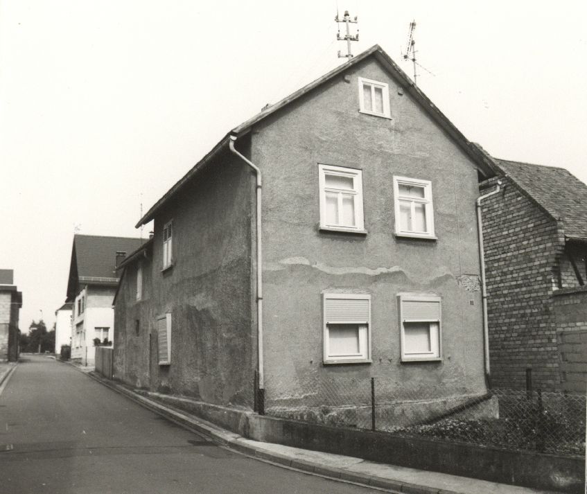 Burgsolms, Hainstraße 02