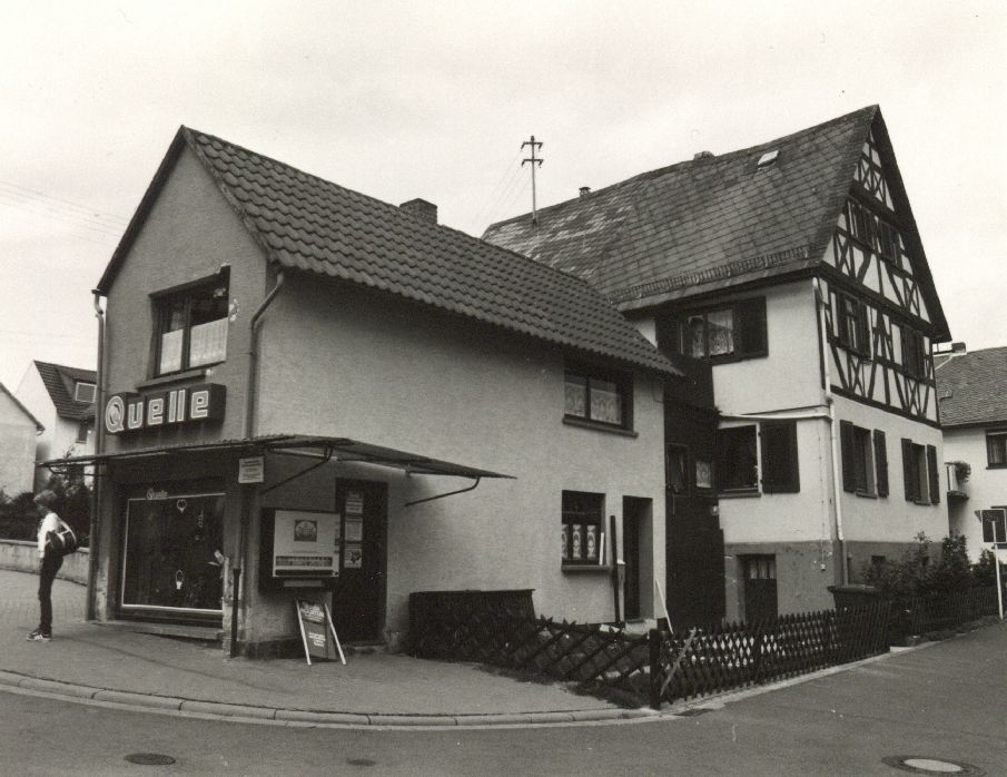 Burgsolms, Höllenstraße 01