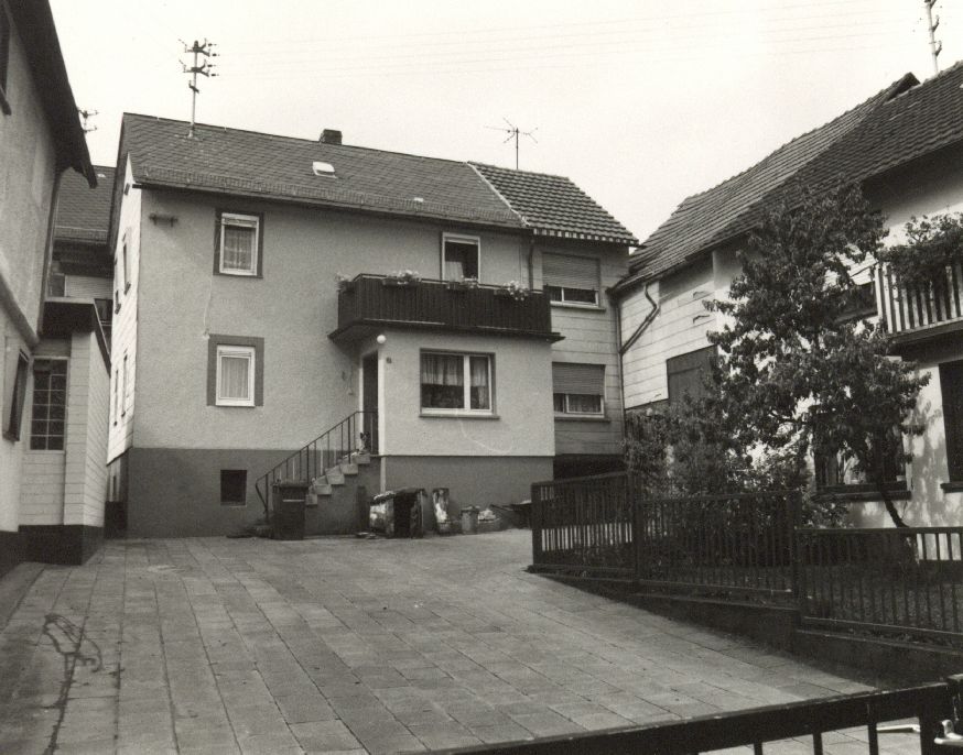 Burgsolms, Höllenstraße 03