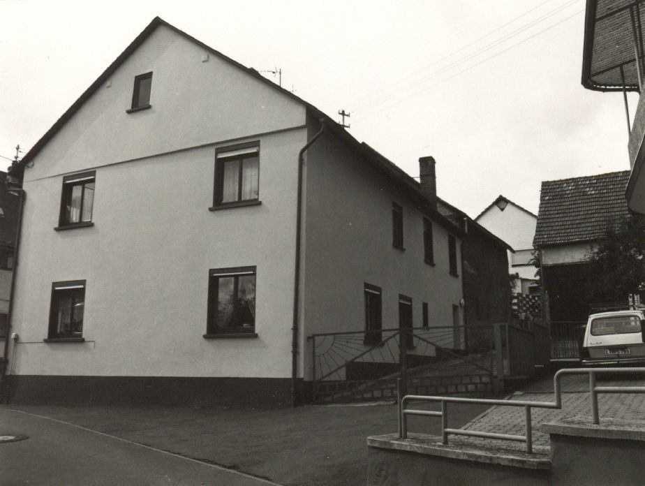Burgsolms, Höllenstraße 05
