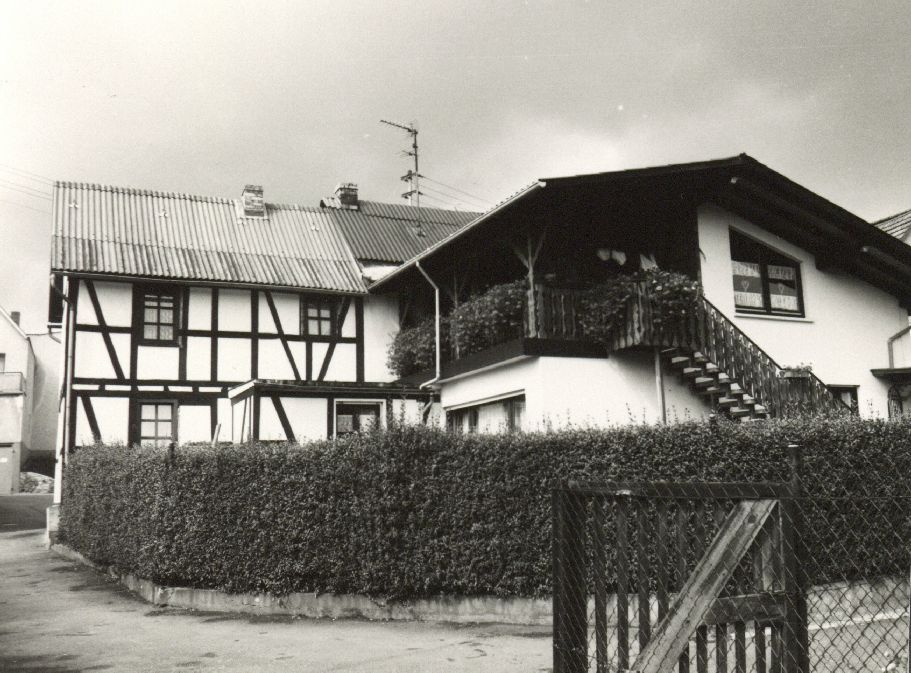 Burgsolms, Höllenstraße 06