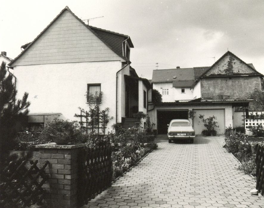 Burgsolms, Höllenstraße 06a