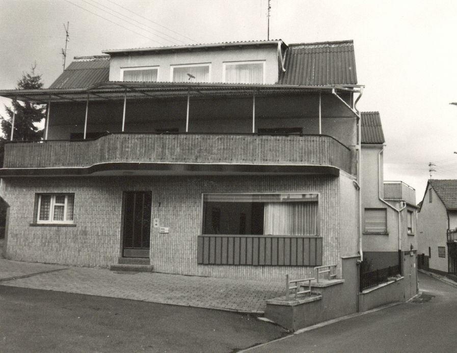Burgsolms, Höllenstraße 07