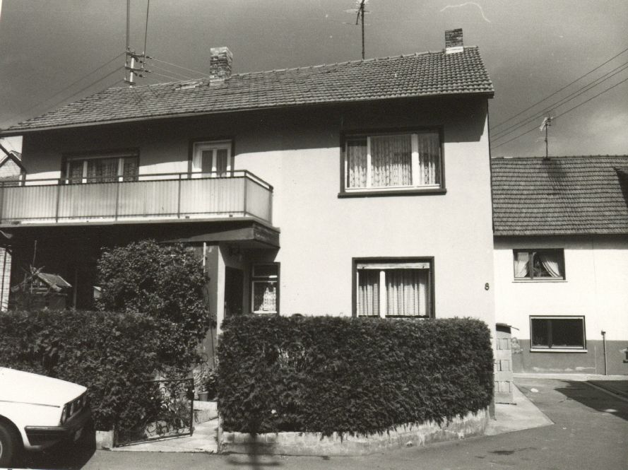Burgsolms, Höllenstraße 08
