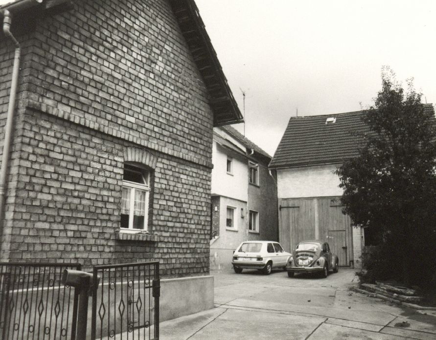 Burgsolms, Höllenstraße 11