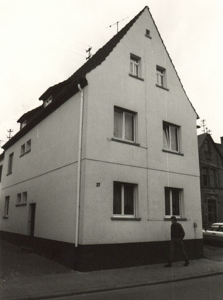 Burgsolms, Lindenstraße 37