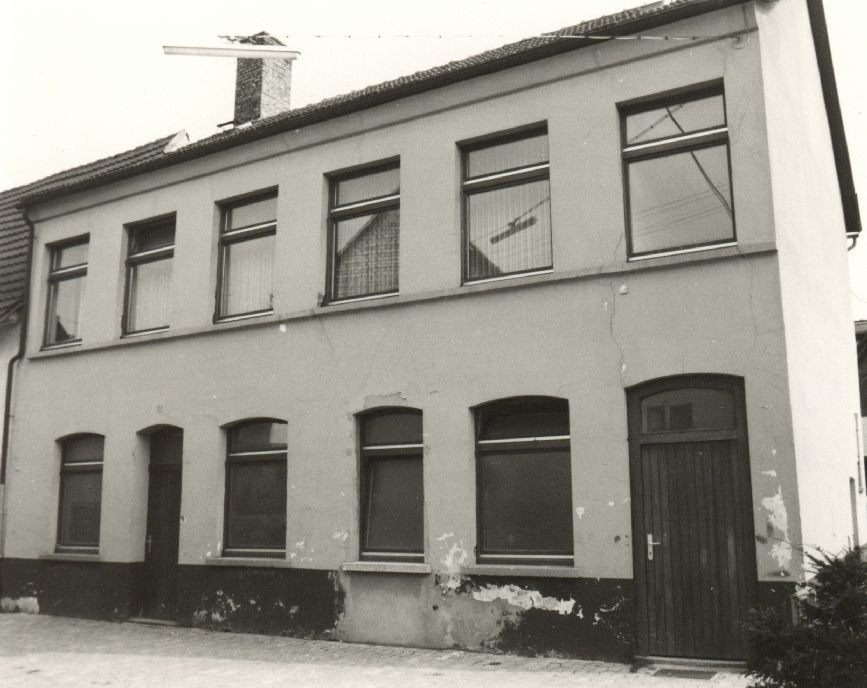 Burgsolms, Ordenhof 01